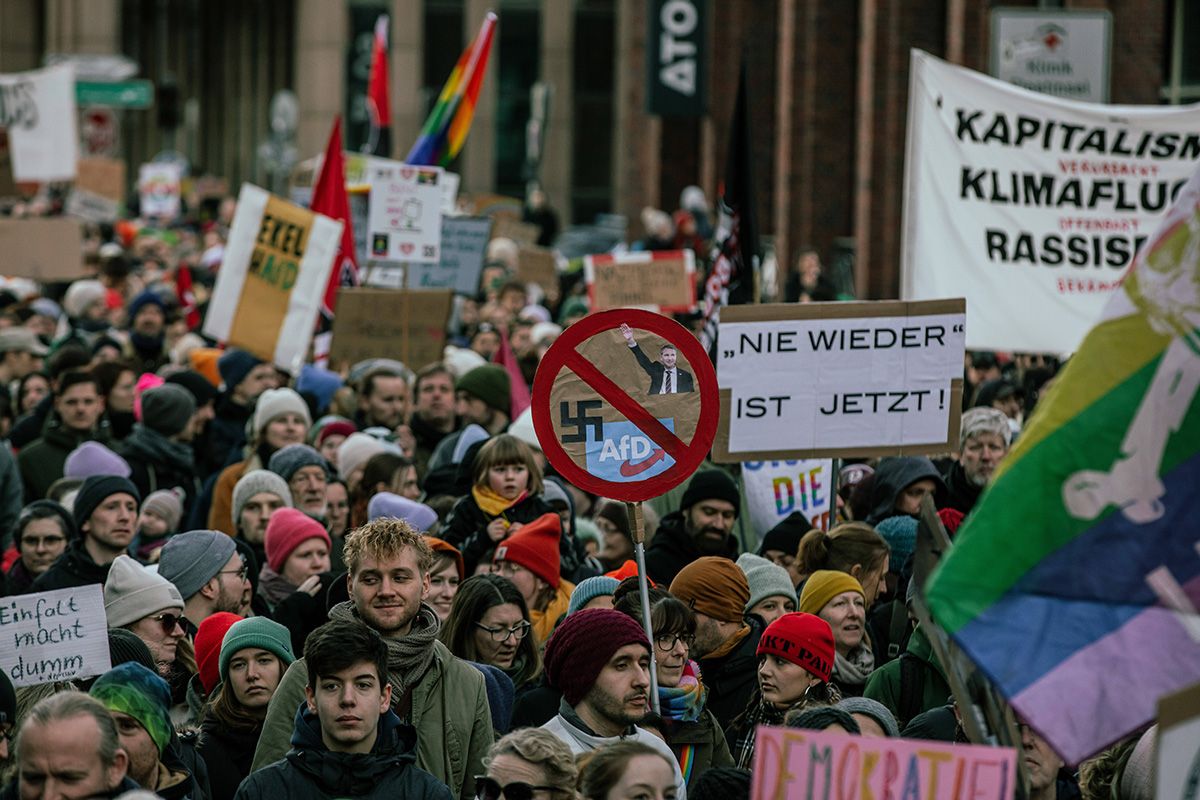 Volksfront oder Einheitsfront? Zeitschrift Luxemburg